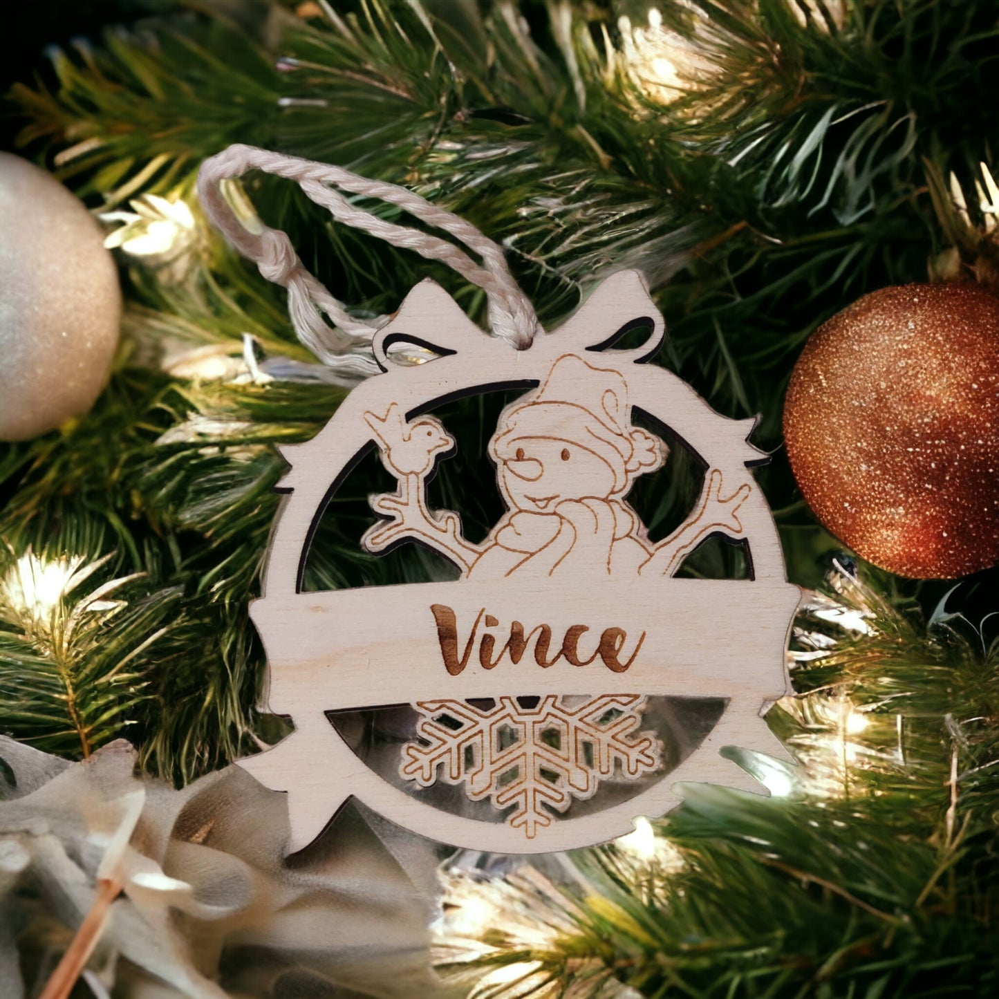 Fából készült karácsonyi dísz, Hóemberrel