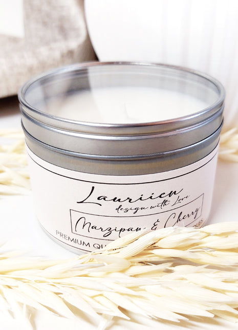 LAURIIEN MARCIPÁN ÉS MEGGY