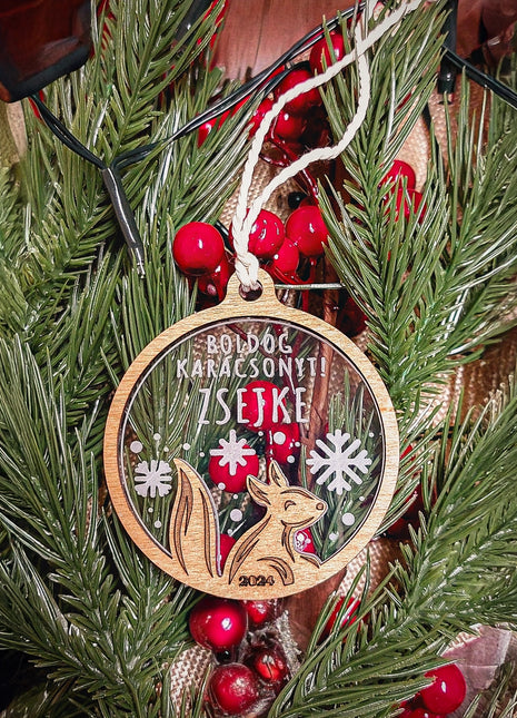 Fa- akril gravírozott dísz MÓKUS