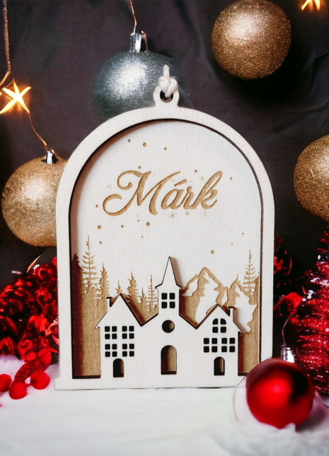 Fából készült, 2 rétegű karácsonyi dísz, városkával