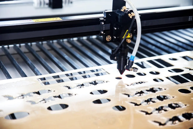 <h2>LÉZERVÁGÁS</h2>